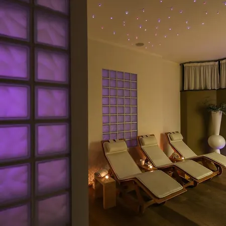 호텔 Roccafiore Wine & 4*