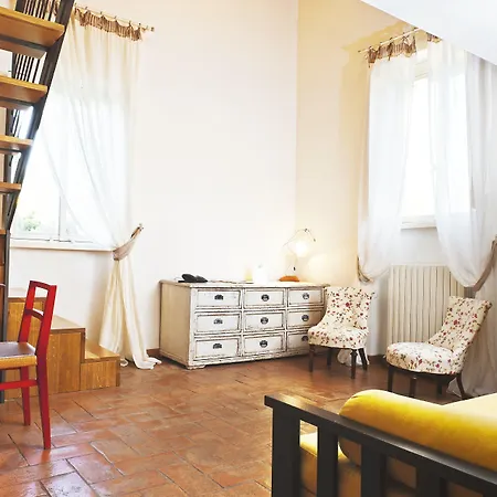 호텔 Roccafiore Wine & 4*