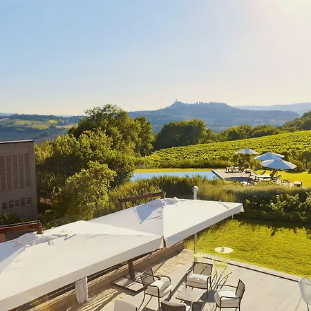 Roccafiore Wine & 호텔