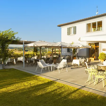 Roccafiore Wine & 4* 토티