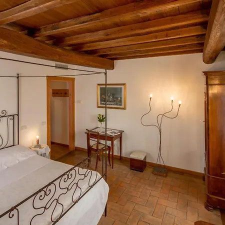 Roccafiore Wine & 4*