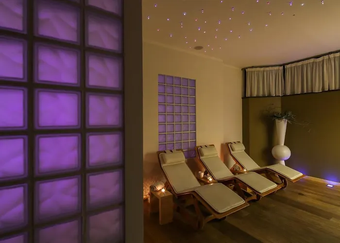 Hotel Roccafiore Wine & 4*