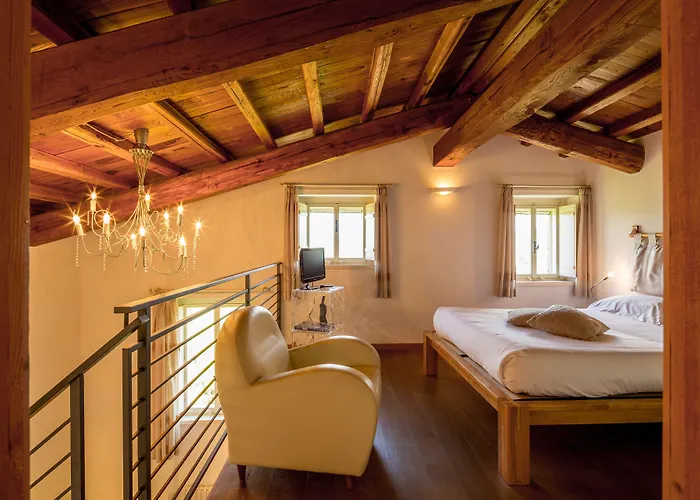 Roccafiore Wine & 4*